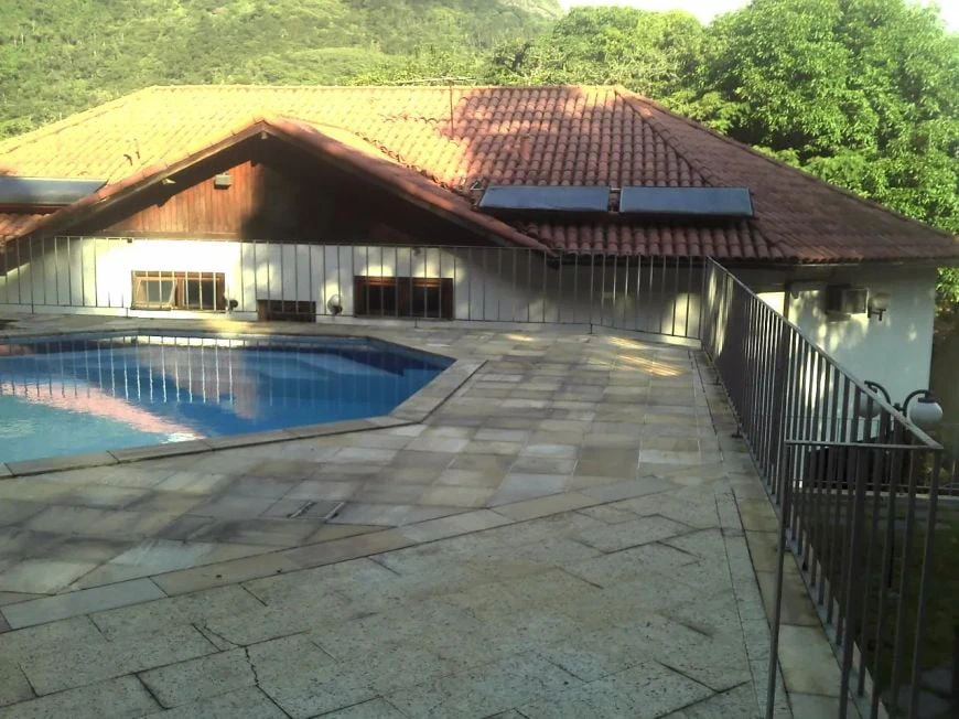 House with 5 en-suite bedrooms and 8 bathrooms — photo 2