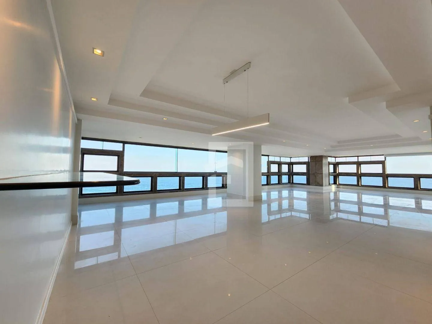 4-bedroom apartment with enclosed balcony and private garden — photo 8