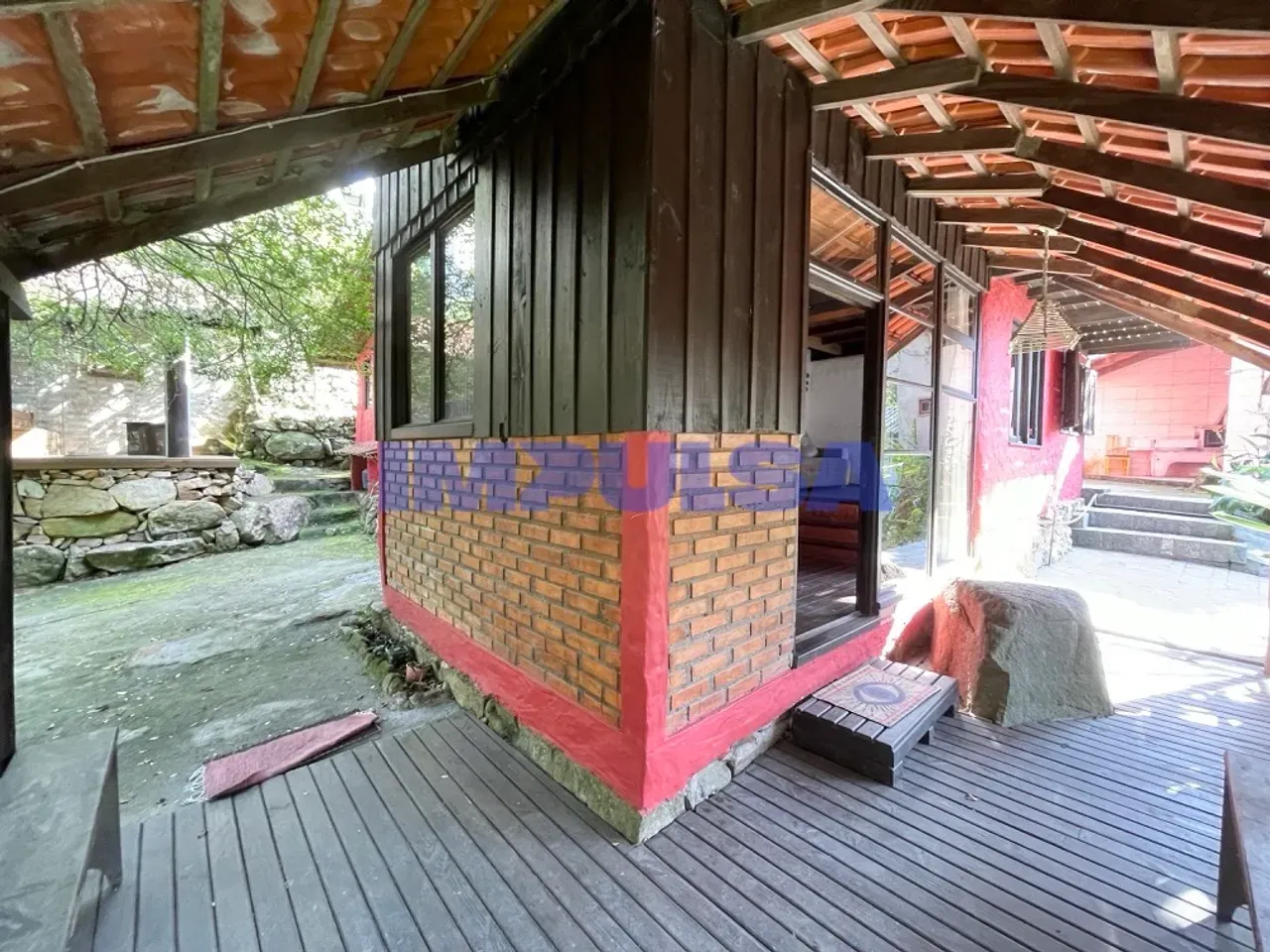 3-bedroom house with a fireplace in Florianópolis — photo 6
