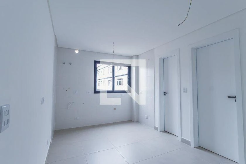 Balcony with a grill in a one-bedroom apartment, 35 m² — photo 24