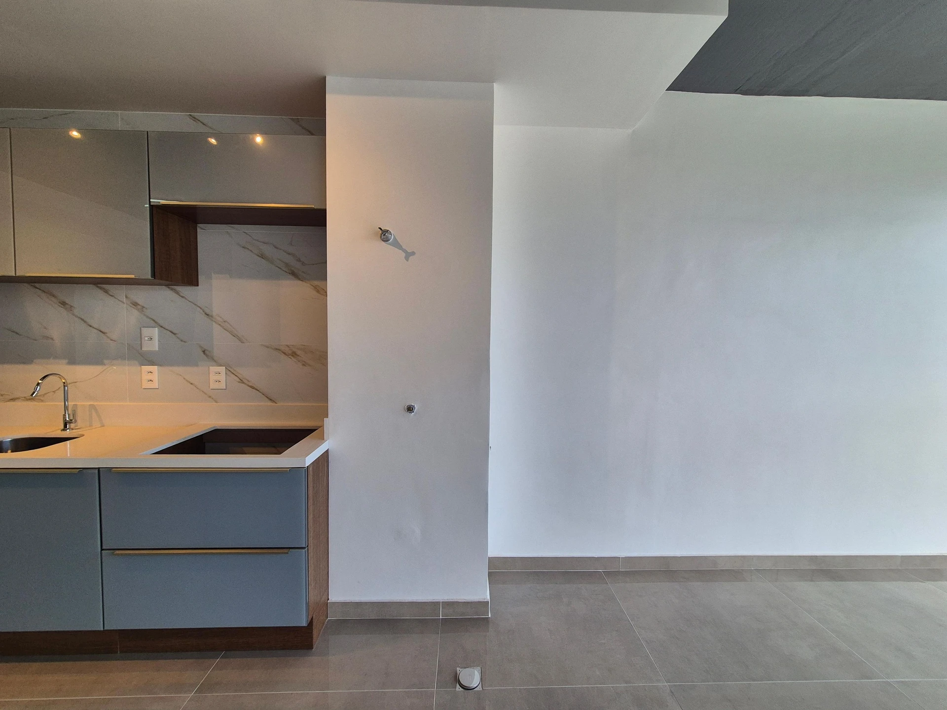 Washing machine in a 2-bedroom apartment, 84 m² — photo 16