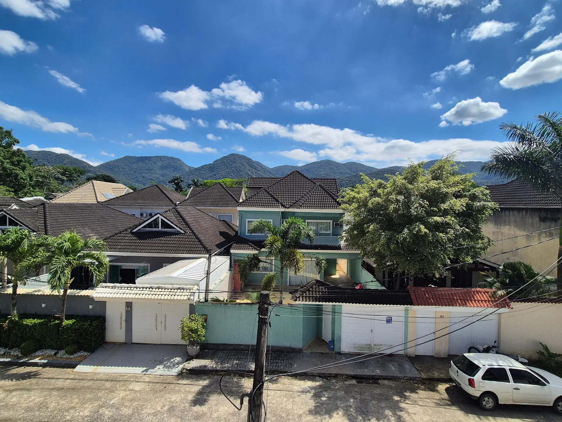Furnished house with 4 bedrooms and a balcony — photo 38