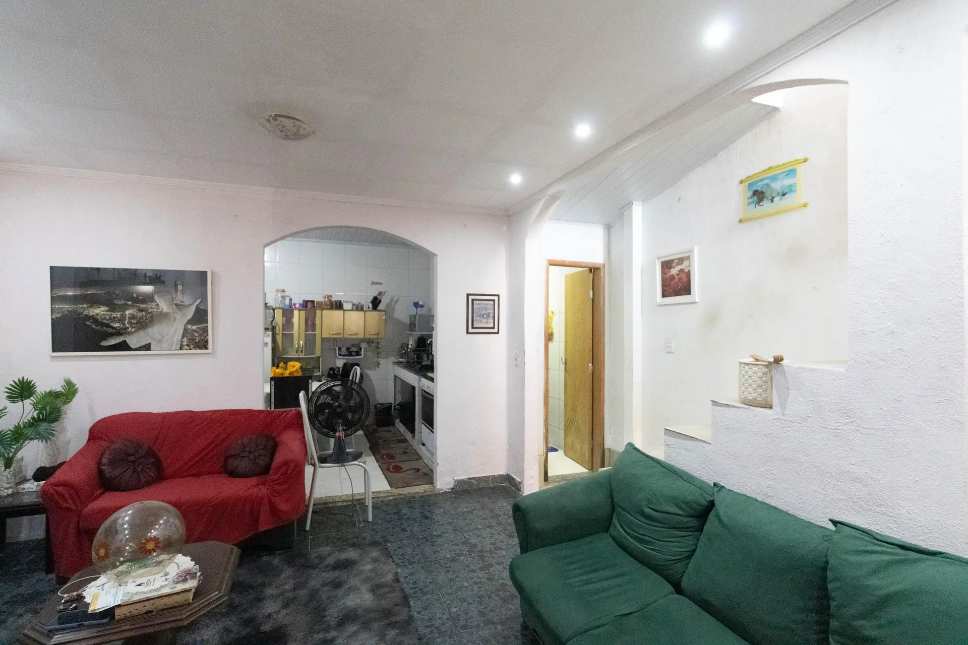 Casa mobiliada com 3 quartos e cozinha com fogão a gás — photo 9