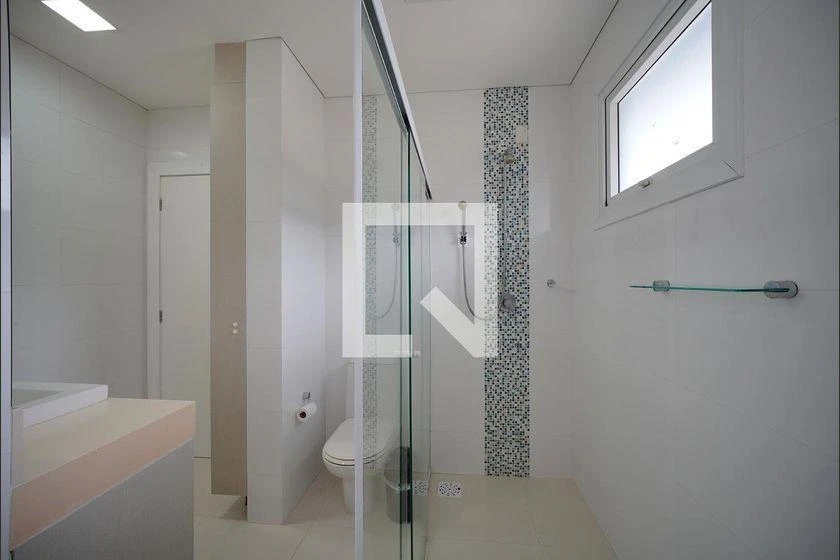 Floor-to-ceiling windows in a 4-bedroom house, 300 m² — photo 38