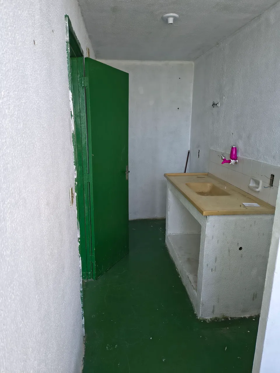 Simple rental apartment with 2 bedrooms and 1 bathroom — photo 8