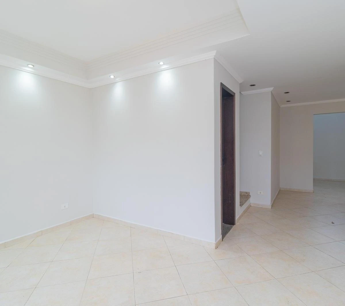 180 m² house with a home office and a bathtub — photo 33