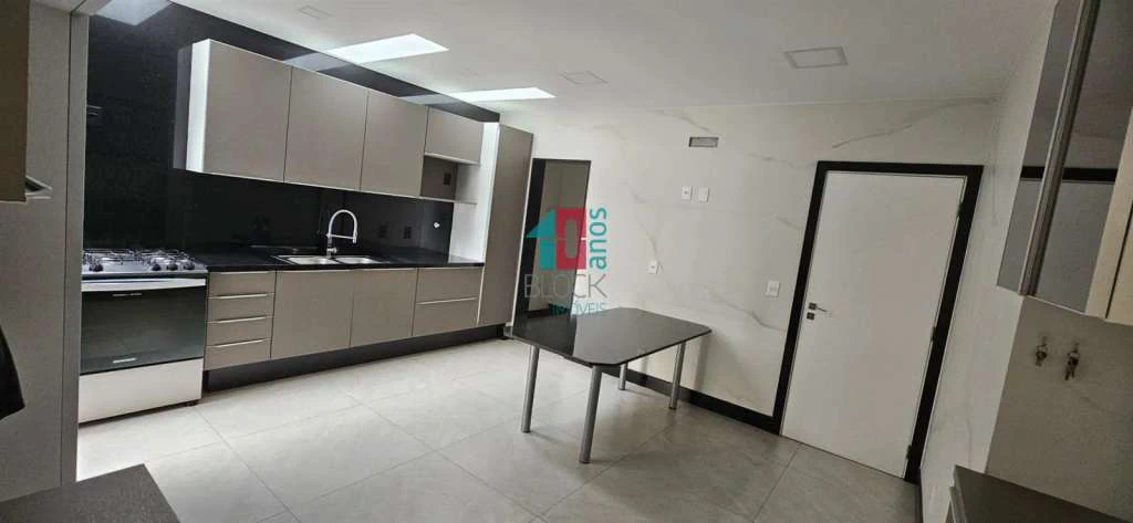 House with 4 bedrooms, 3 en-suites, 11 bathrooms and 2 parking — photo 27