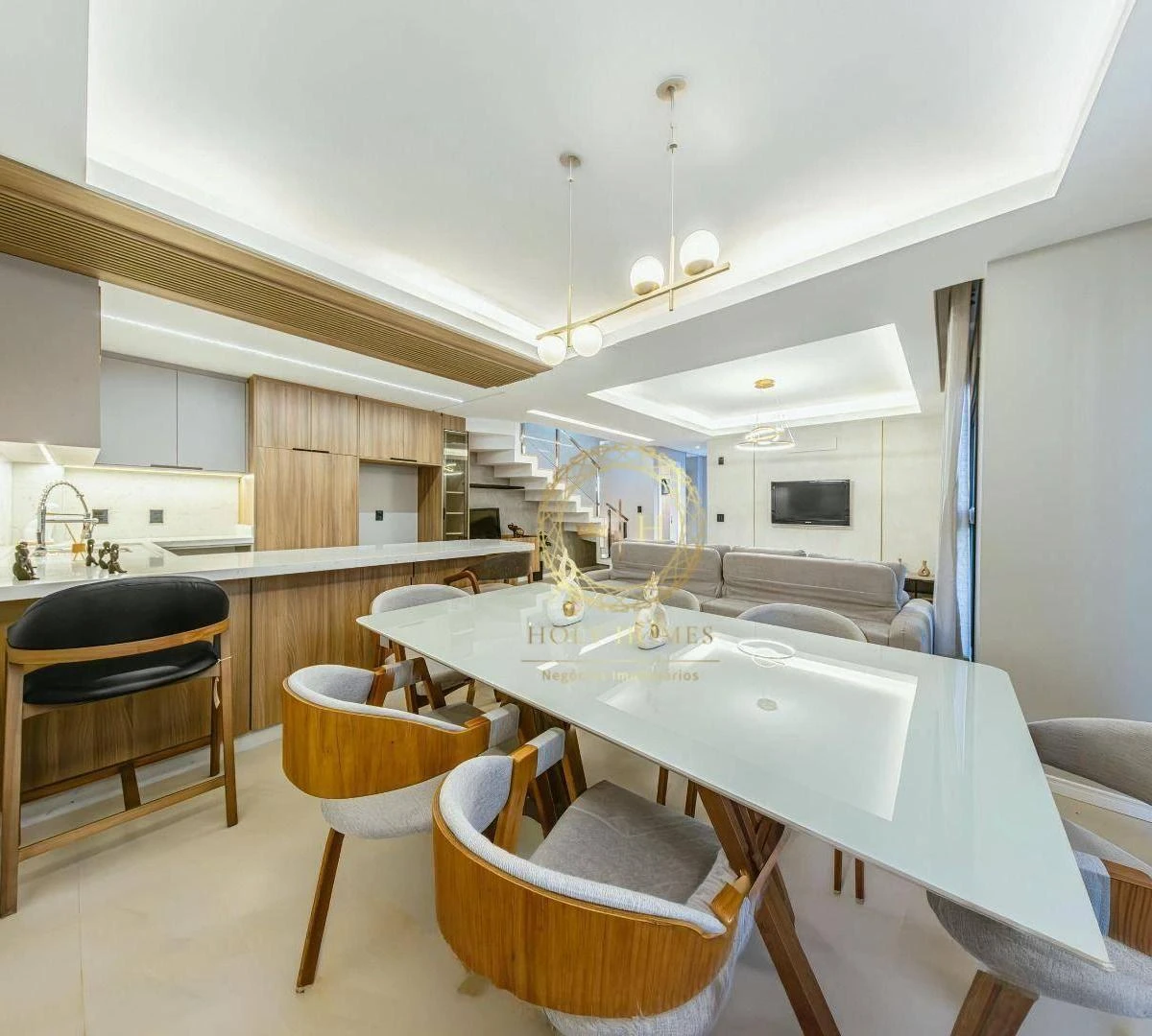 Condo house with a balcony and open-plan kitchen — photo 20
