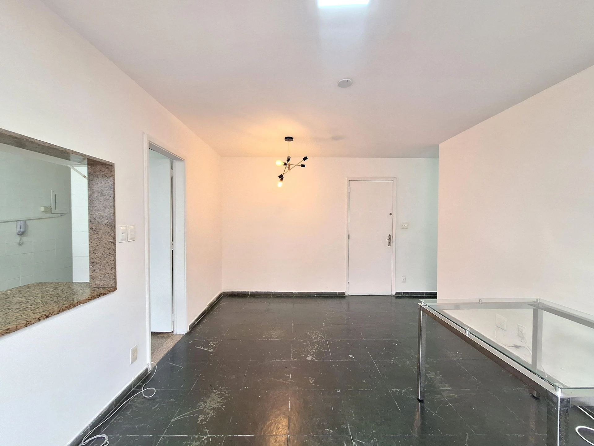 Apartamento de 75 m² com jacuzzi e varanda envidraçada — photo 11