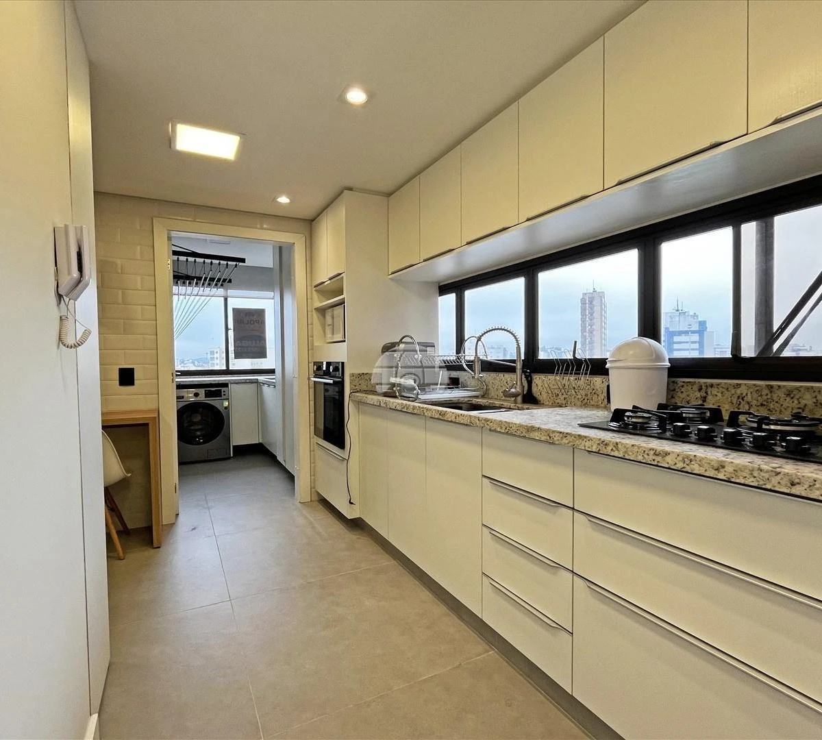 Furnished apartment, 108 m², with a grill on the balcony — photo 10
