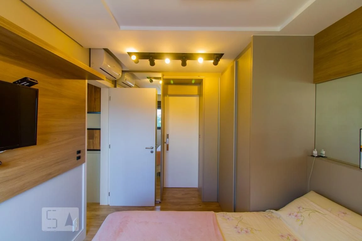 Квартира з 2 спальнями та робочим місцем — photo 22