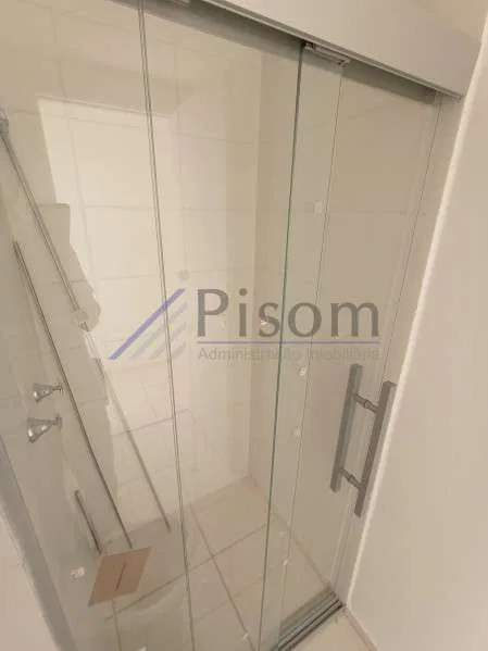3-bedroom apartment with a glass-enclosed balcony — photo 12