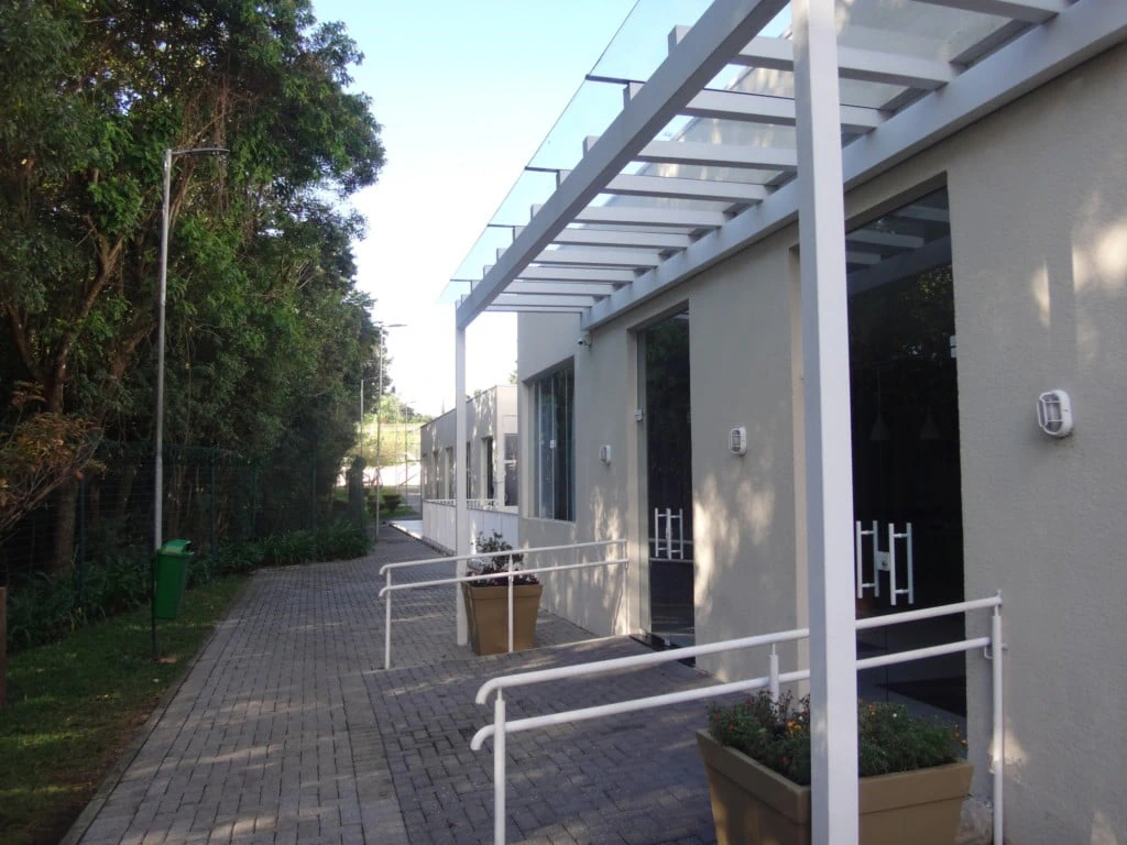 2-bedroom apartment with wood or laminate floors in Curitiba — photo 29