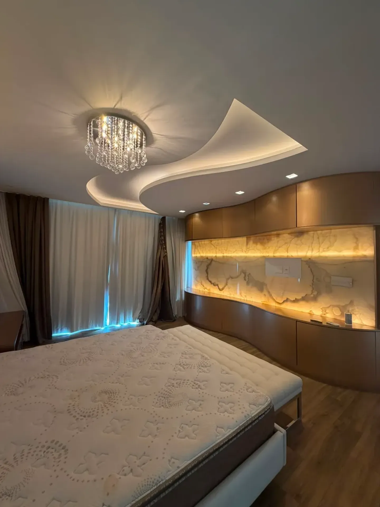 Furnished house with 5 bedrooms and 5 bathrooms, 700 m² — photo 29