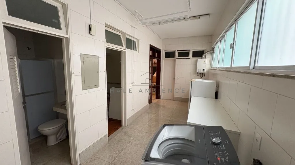 4-bedroom apartment with 4 bathrooms and 350 m² — photo 29