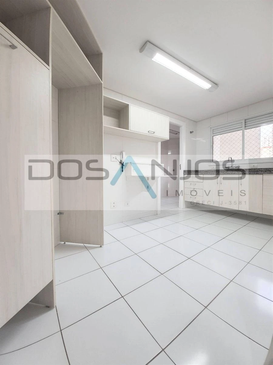 3-bedroom apartment in a building with a gym — photo 6