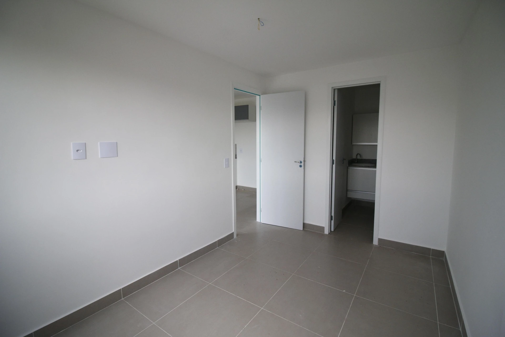 Home office in a 2-bedroom apartment, 130 m² — photo 35