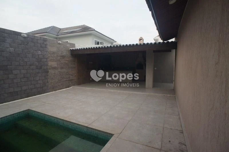 Furnished house, 330 m², with a glass-enclosed balcony — photo 26