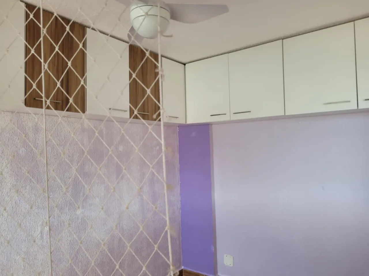 4-bedroom apartment in a building with a pool — photo 4