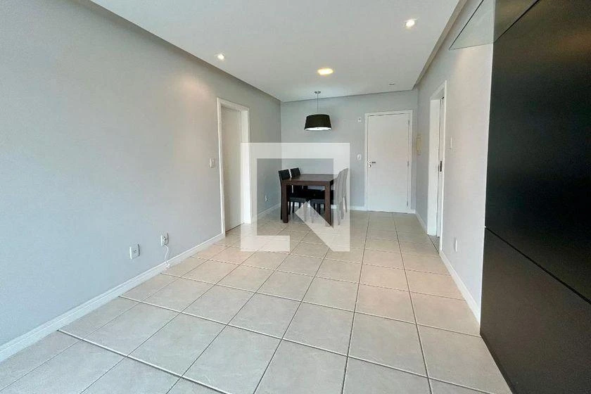 2-bedroom apartment in a building with a gym — photo 32