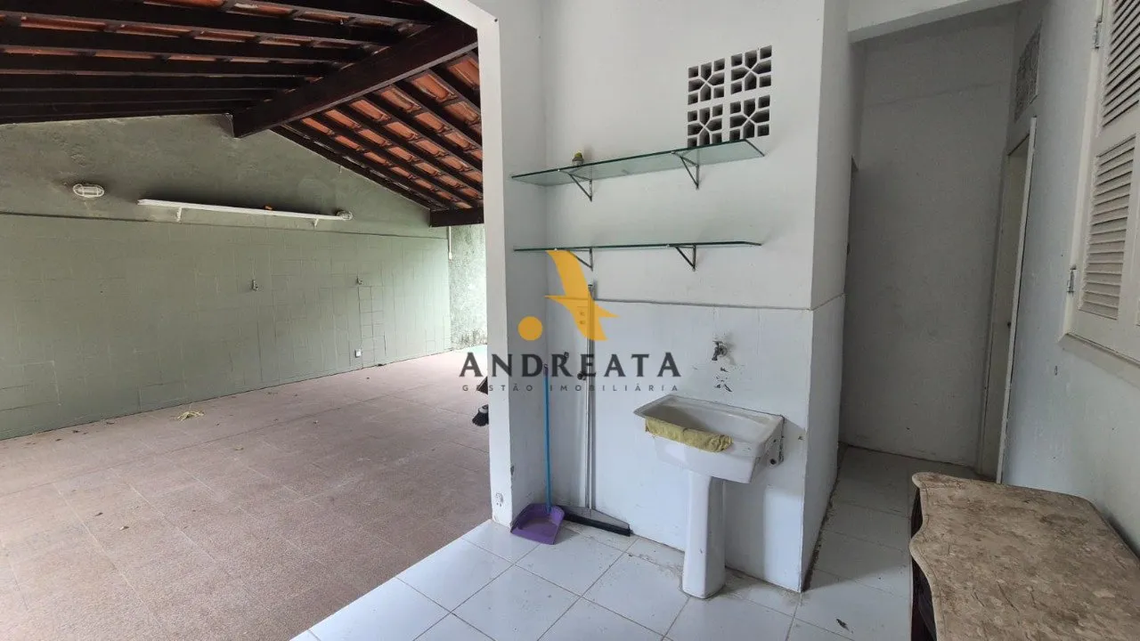 Unfurnished house with 5 bedrooms and 647 m² balcony — photo 52