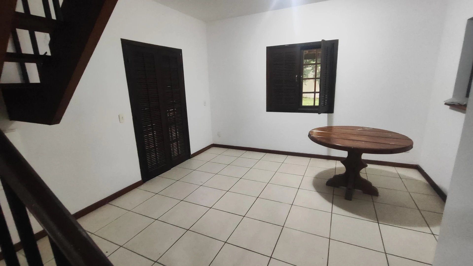 House with 3 bedrooms, 1 en-suite and 4 bathrooms — photo 35