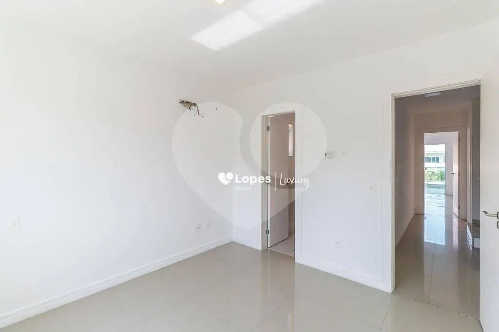 Unfurnished triplex house with 6 en-suite bedrooms and 820 m² — photo 44