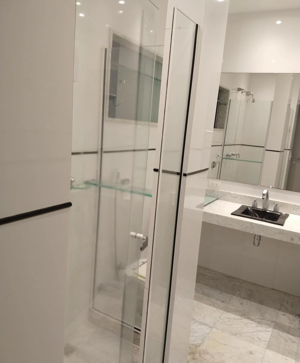 Casa mobiliada com 6 quartos e piscina aberta compartilhada — photo 26