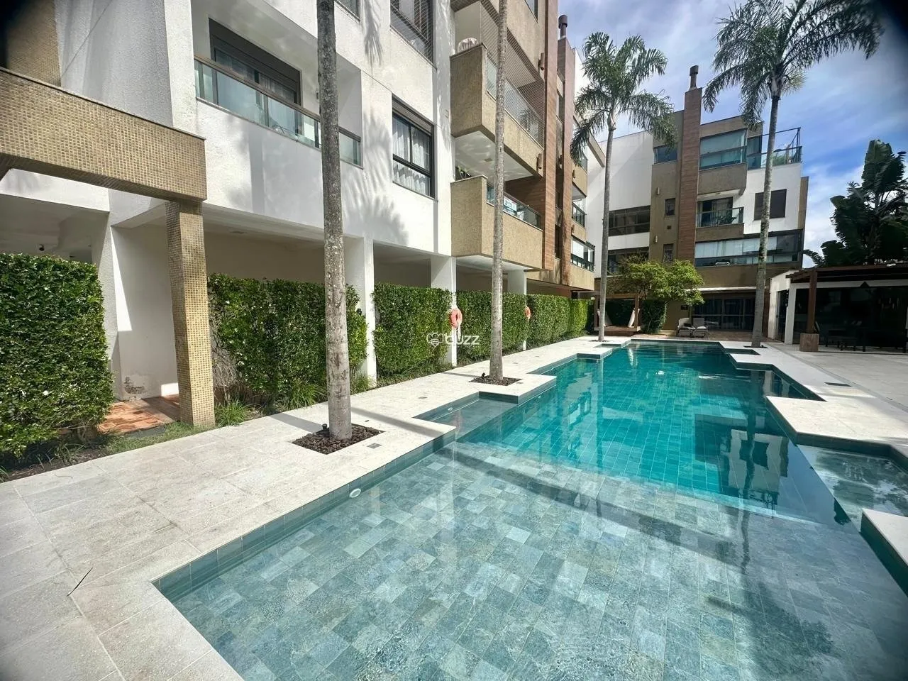 2-bedroom apartment with a washing machine in Florianópolis — photo 26