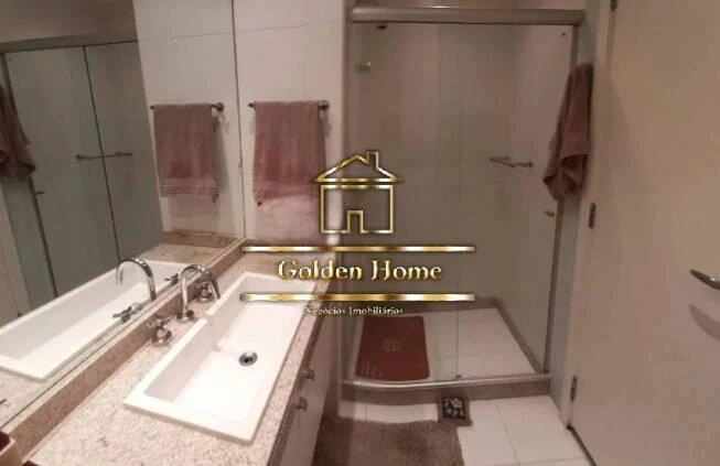 Furnished 260 m² apartment with 4 en-suite bedrooms — photo 23