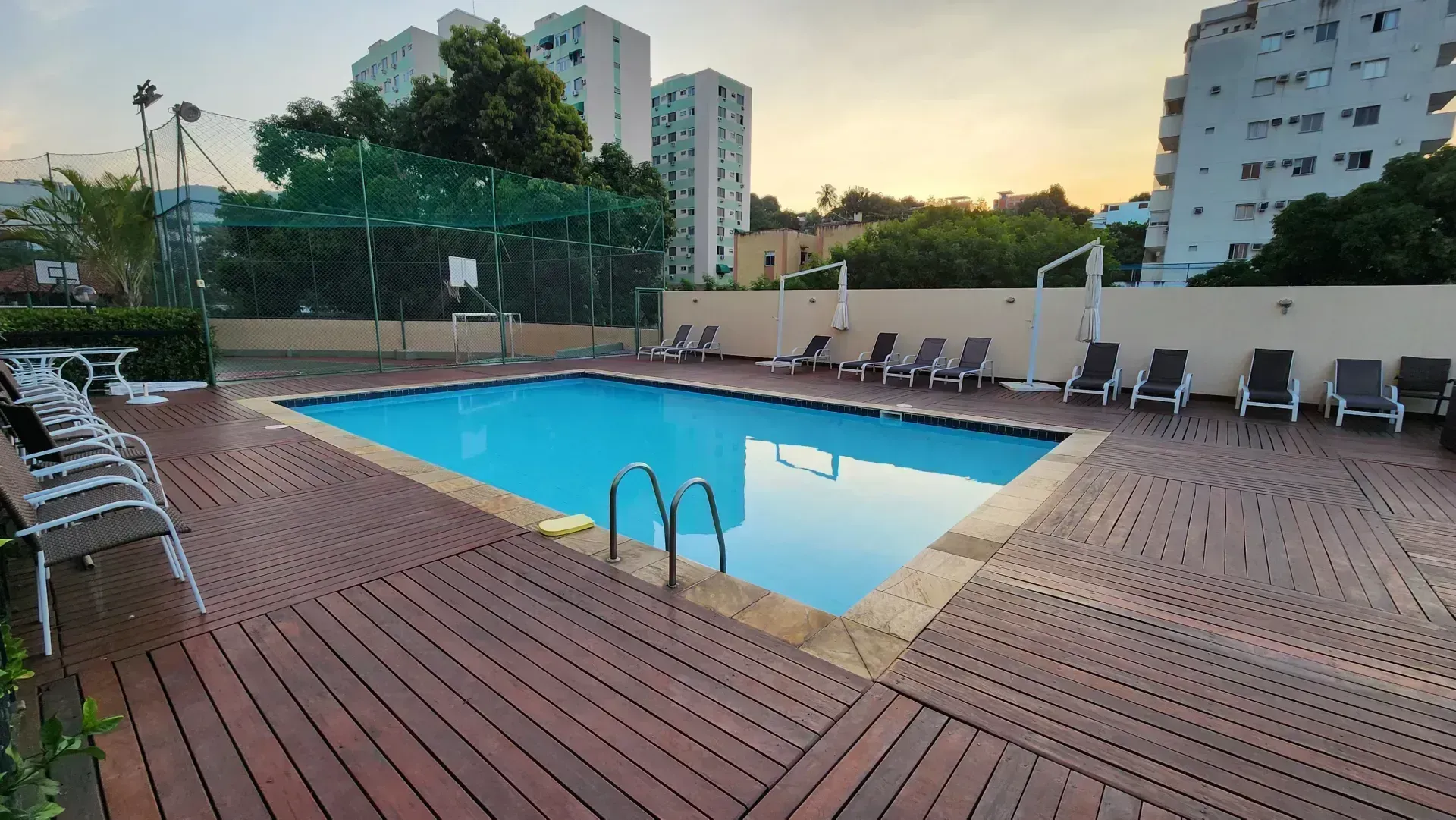 Apartamento de 2 quartos com cozinha fechada e jardim privativo — photo 7
