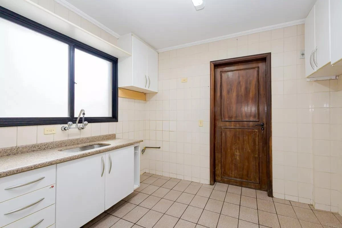 Apartamento de 3 dormitórios com suíte e varanda