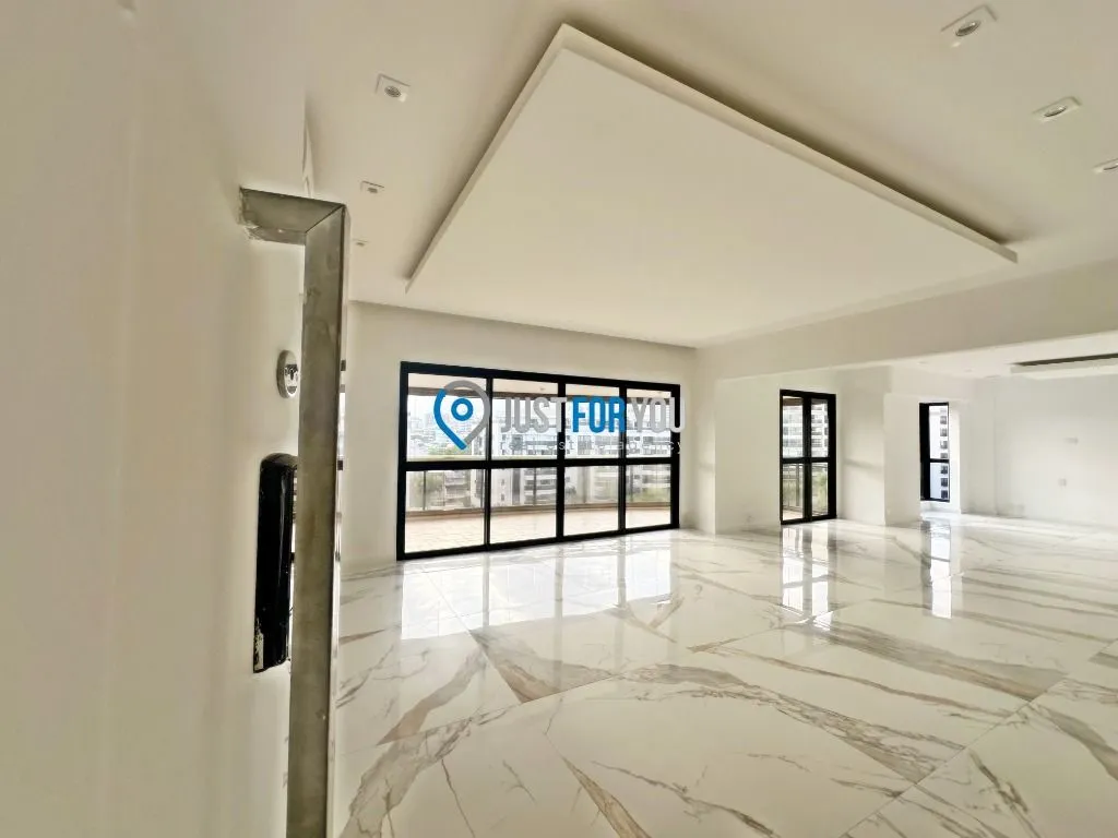 3-bedroom apartment with 5 bathrooms and 370 m² — photo 6