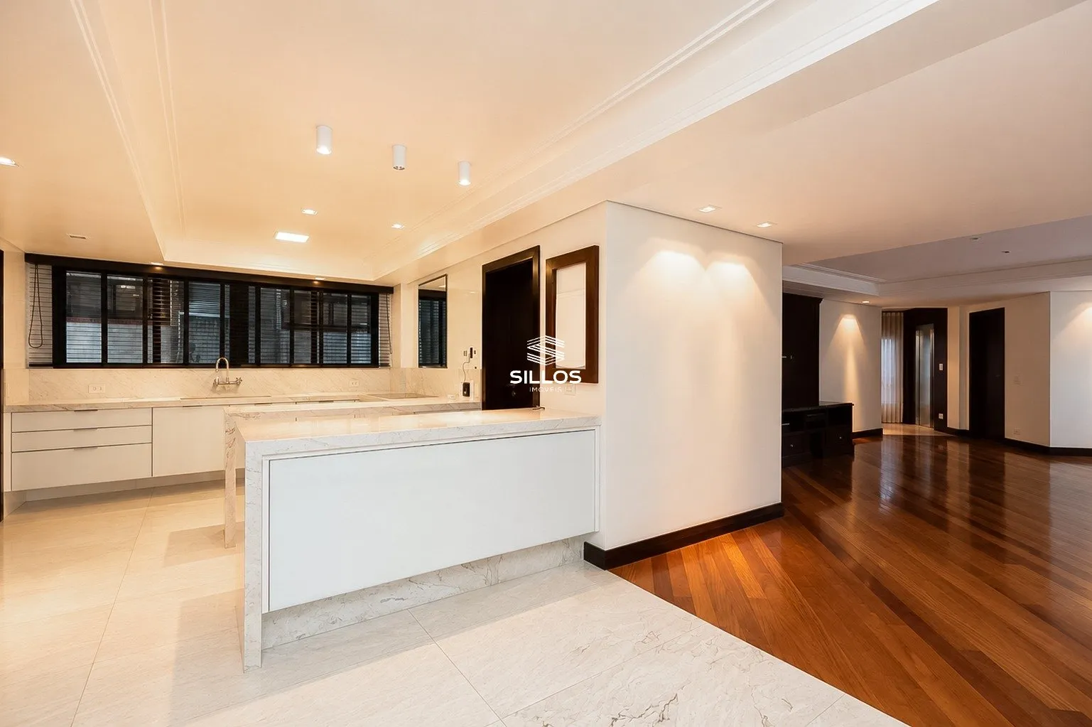 Rental apartment 220 m² with 2 en-suite bedrooms