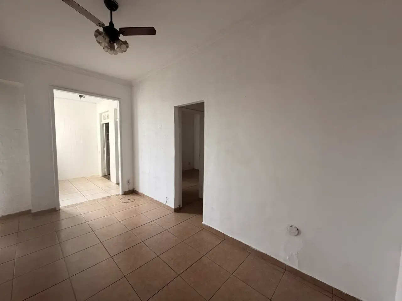 2-bedroom apartment with 1 bathroom and glass shower — photo 8