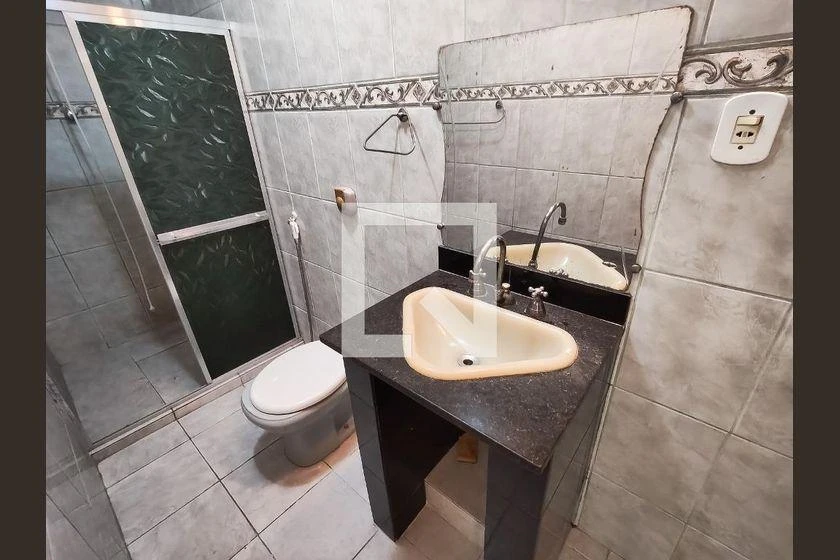 80 m² rental apartment with 2 bedrooms and enclosed kitchen — photo 33