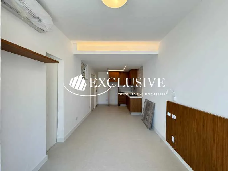 One-bedroom apartment with a mountain view — photo 4