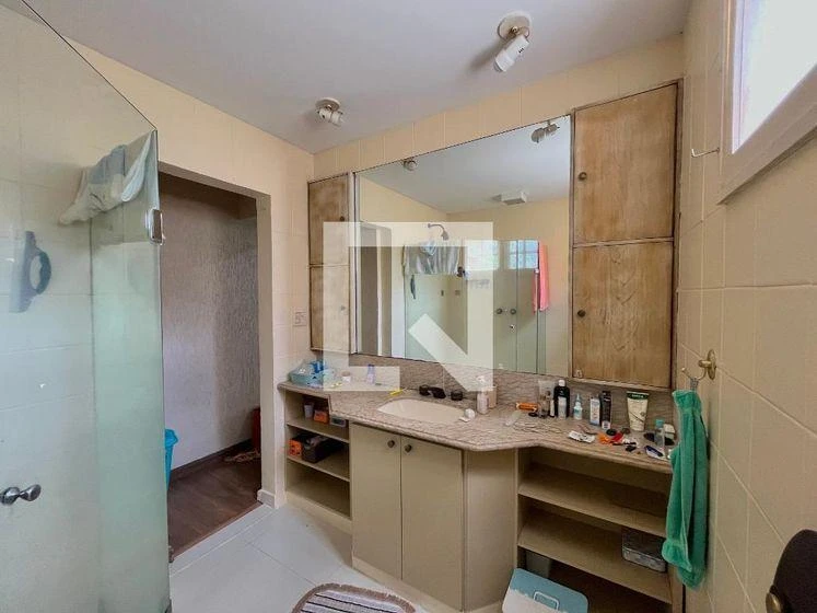 Furnished house, 350 m², with a glass-enclosed balcony — photo 37