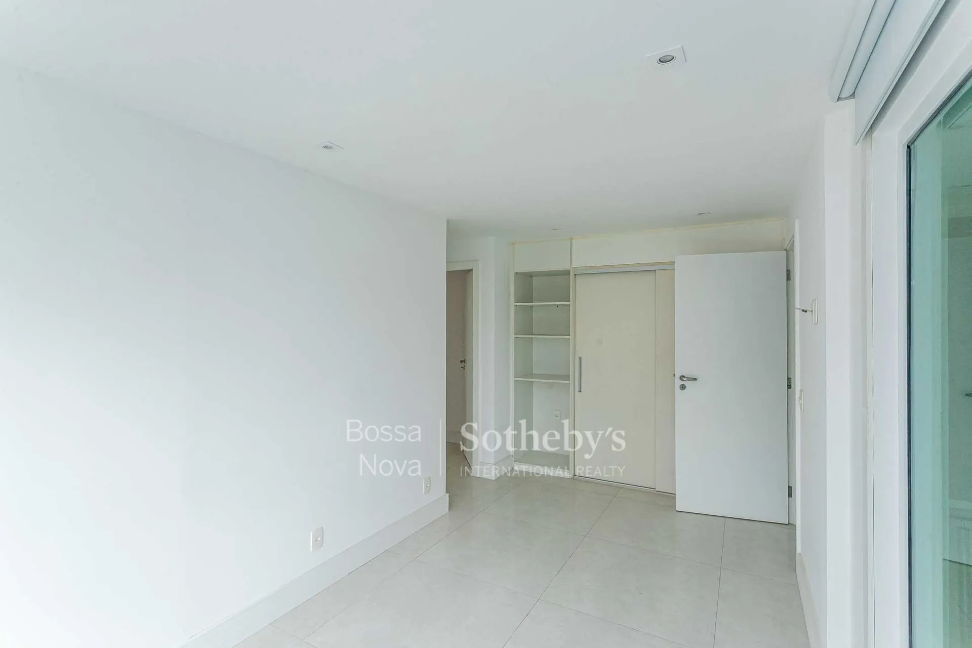 3-bedroom apartment with a private BBQ — photo 6