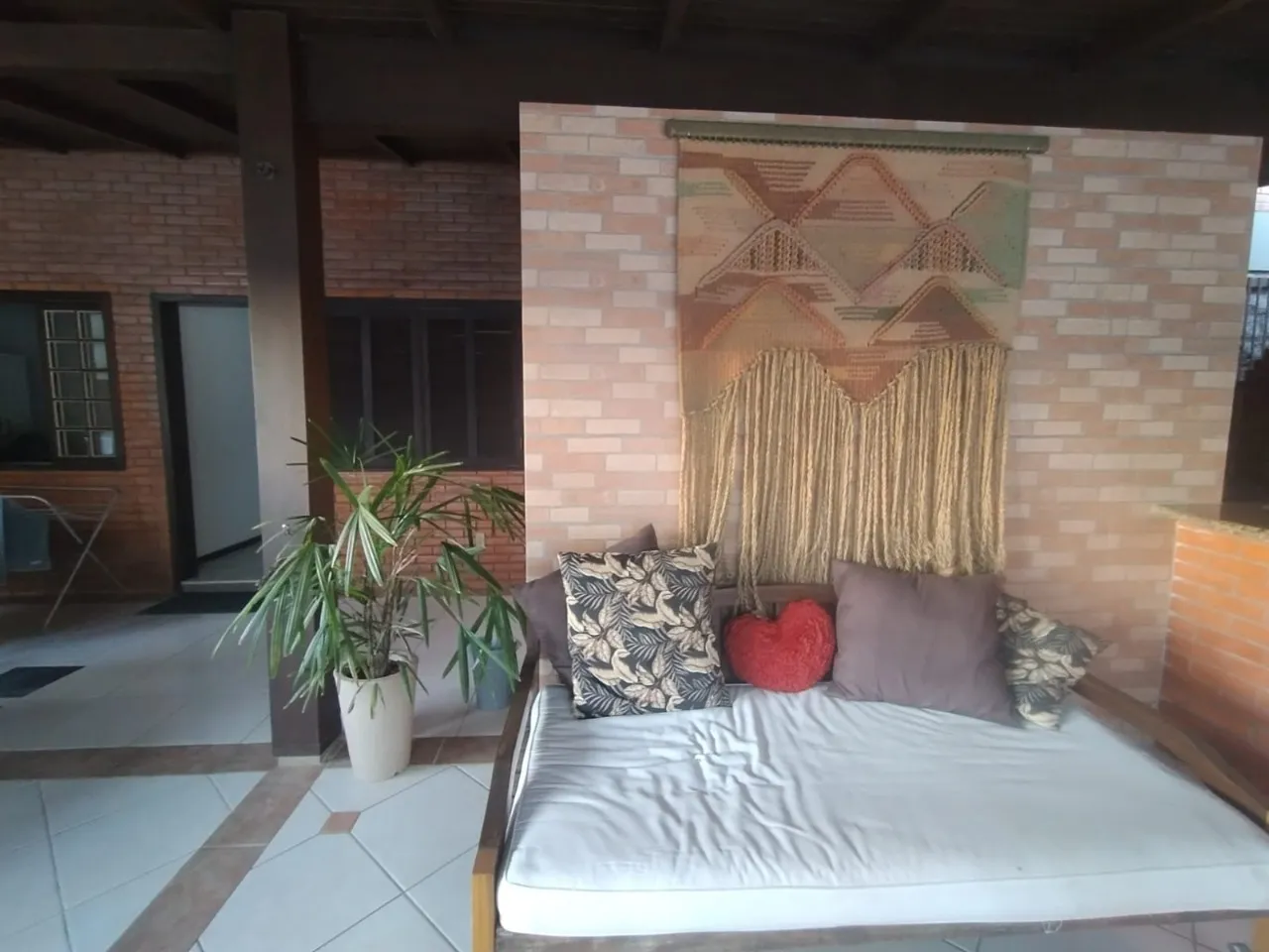 Furnished 25 m² studio with 1 bedroom and a home office — photo 4