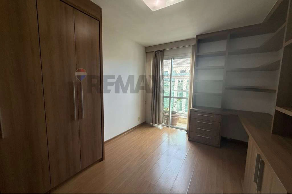 Furnished 4-bedroom apartment with 246 m² — photo 18