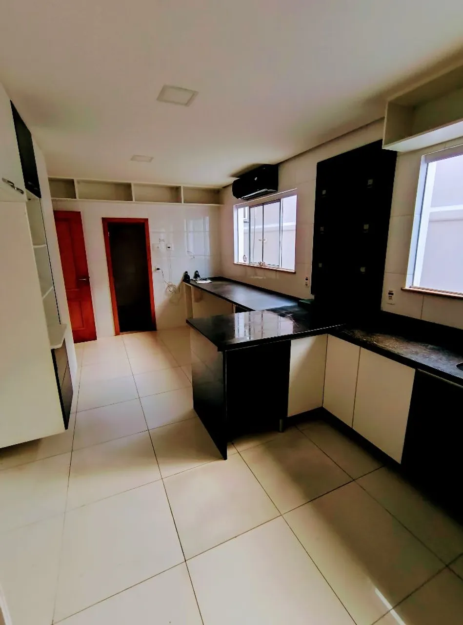 Casa com 5 quartos, 5 banheiros e 5 vagas — photo 8
