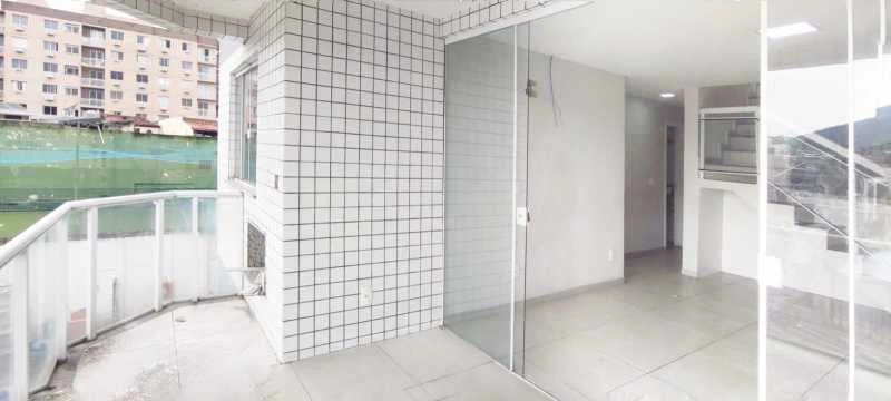 Duplex top-floor home with 3 bedrooms and 1 suite — photo 7