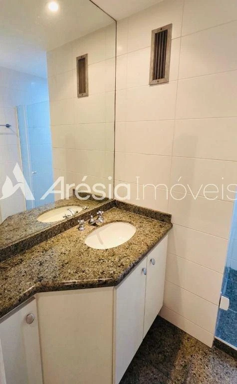 2-bedroom apartment in a building with a pool — photo 24