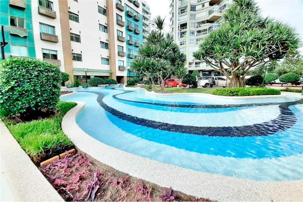 4-bedroom apartment with 261 m² and views from windows — photo 3