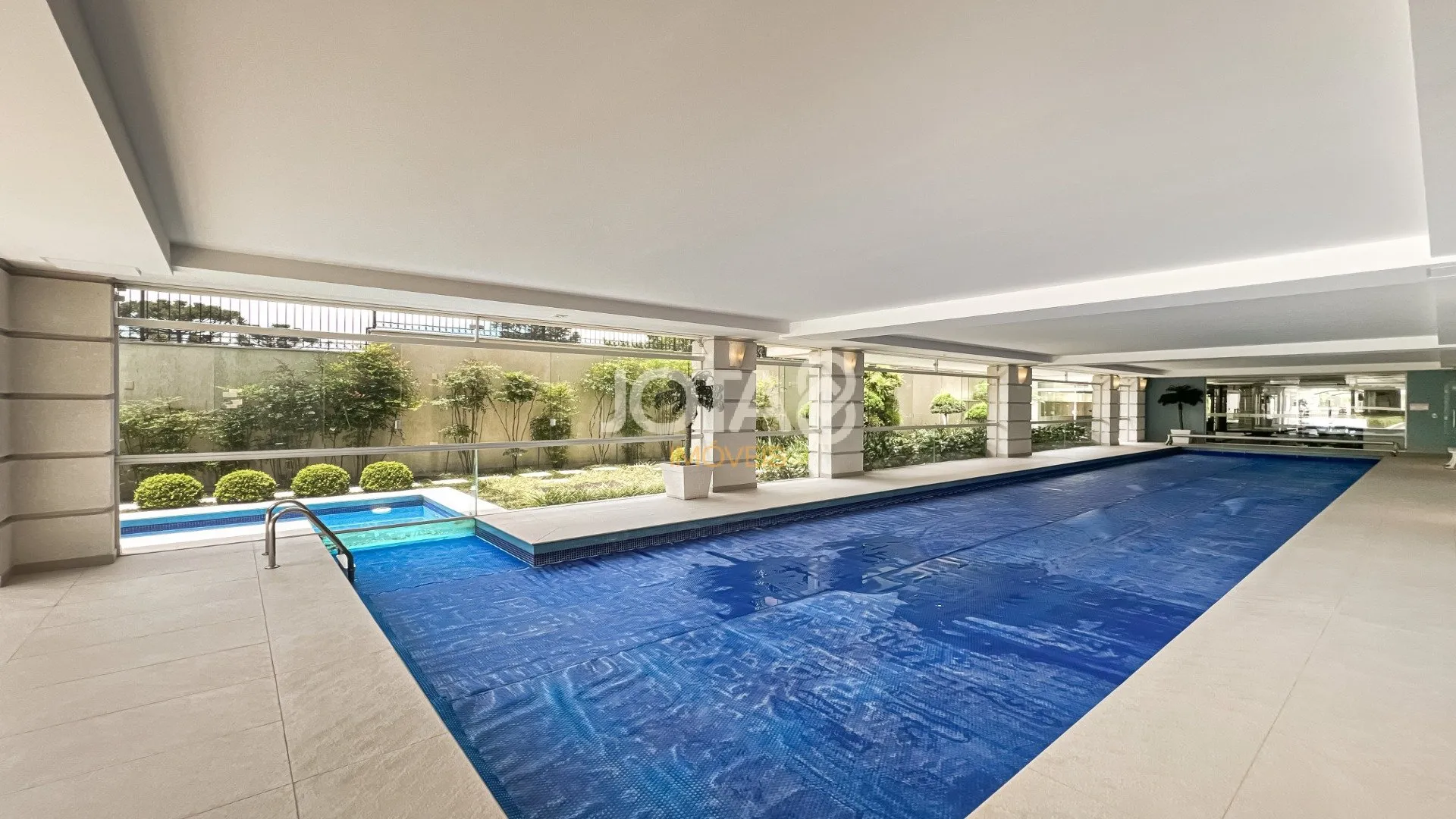 Apartamento con balcón y barbacoa privada — photo 34