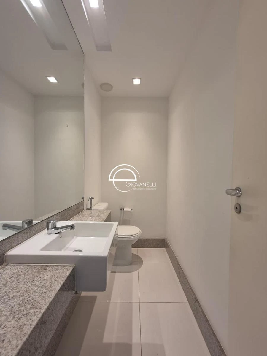 4-bedroom apartment with floor-to-ceiling windows — photo 15