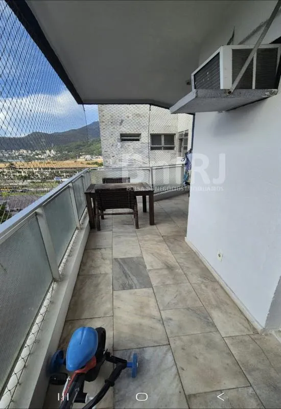 2-bedroom apartment in a building with a pool — photo 12