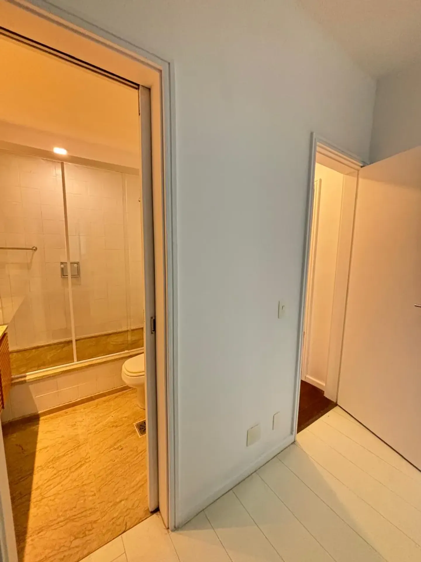 Apartment on the 3rd floor with a walk-in closet — photo 28