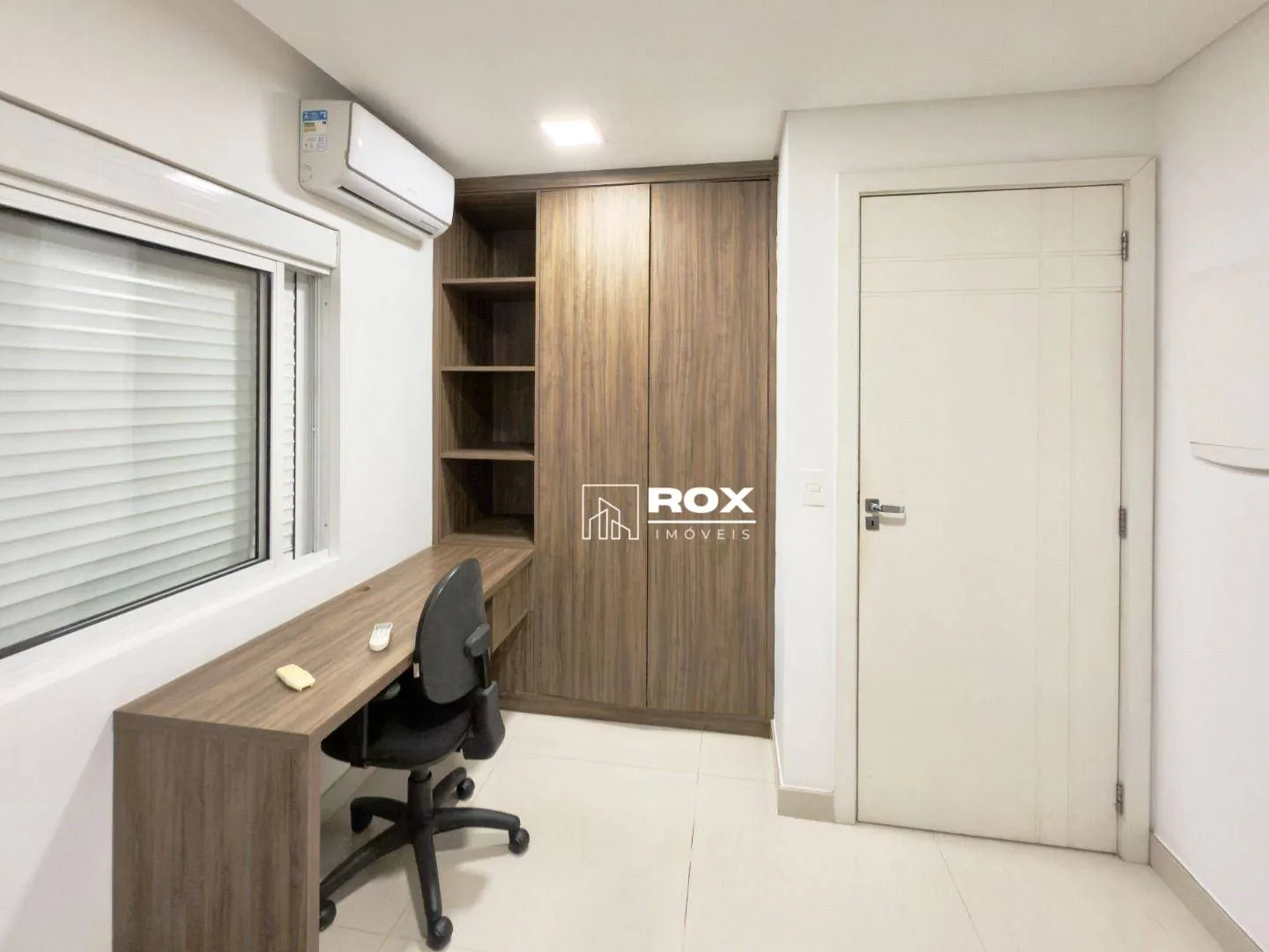 Furnished 322 m² house with 3 bedrooms and private garden — photo 12